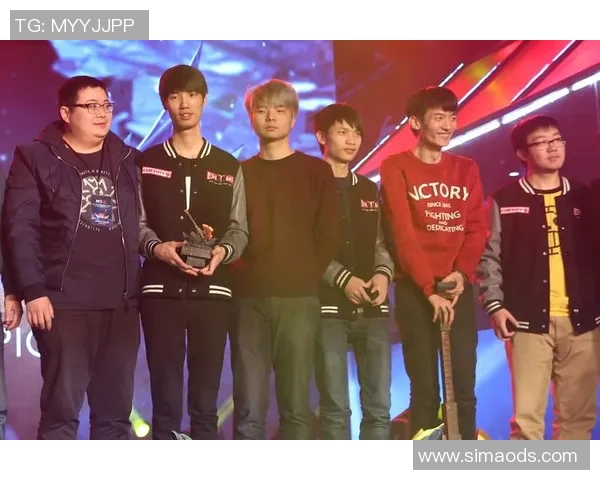 聚焦DOTA2：深入探讨FPX战队的团队协作与默契配合