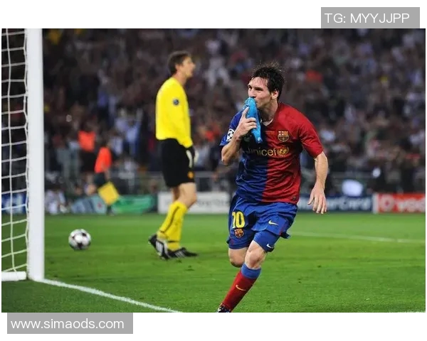 梅西足球技术解析：从控球突破到射门艺术的完美展示